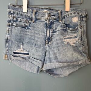 Old‎ Navy Mid-Rise Ripped Boyfriend Jean Shorts Cuffed in Suzie Light Wash. 6